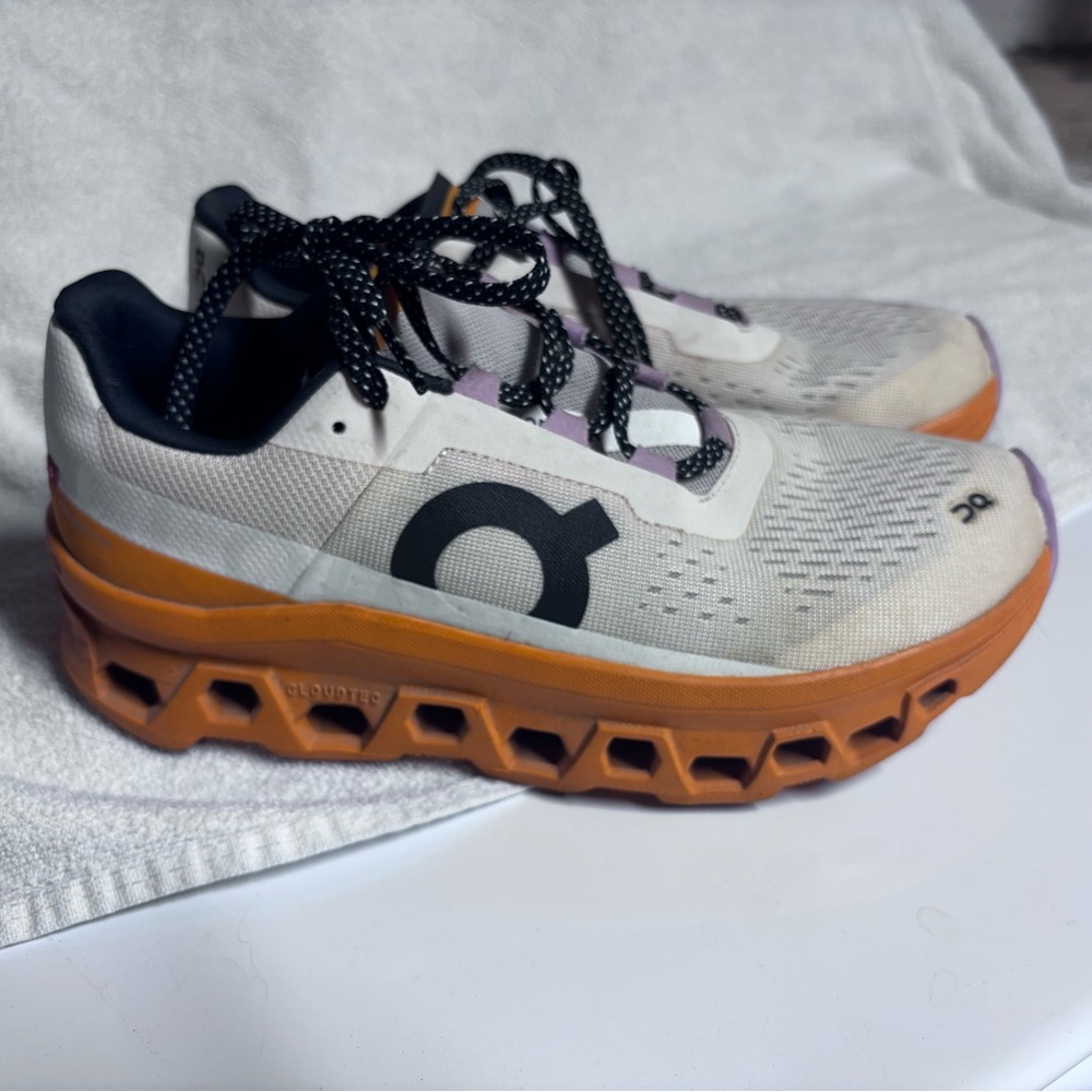 On cloud Monster running shoe-White and Orange Athletic Sneakers